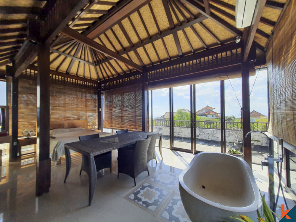 Comfortable Freehold Villa with Ocean View for Sale in Balangan