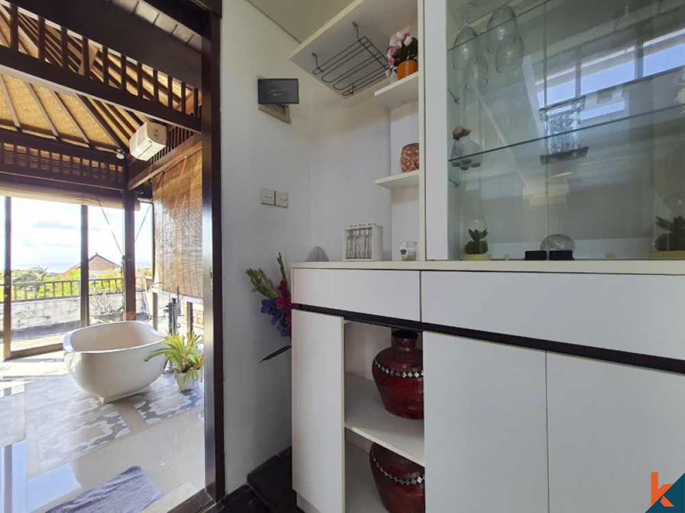 Comfortable Freehold Villa with Ocean View for Sale in Balangan