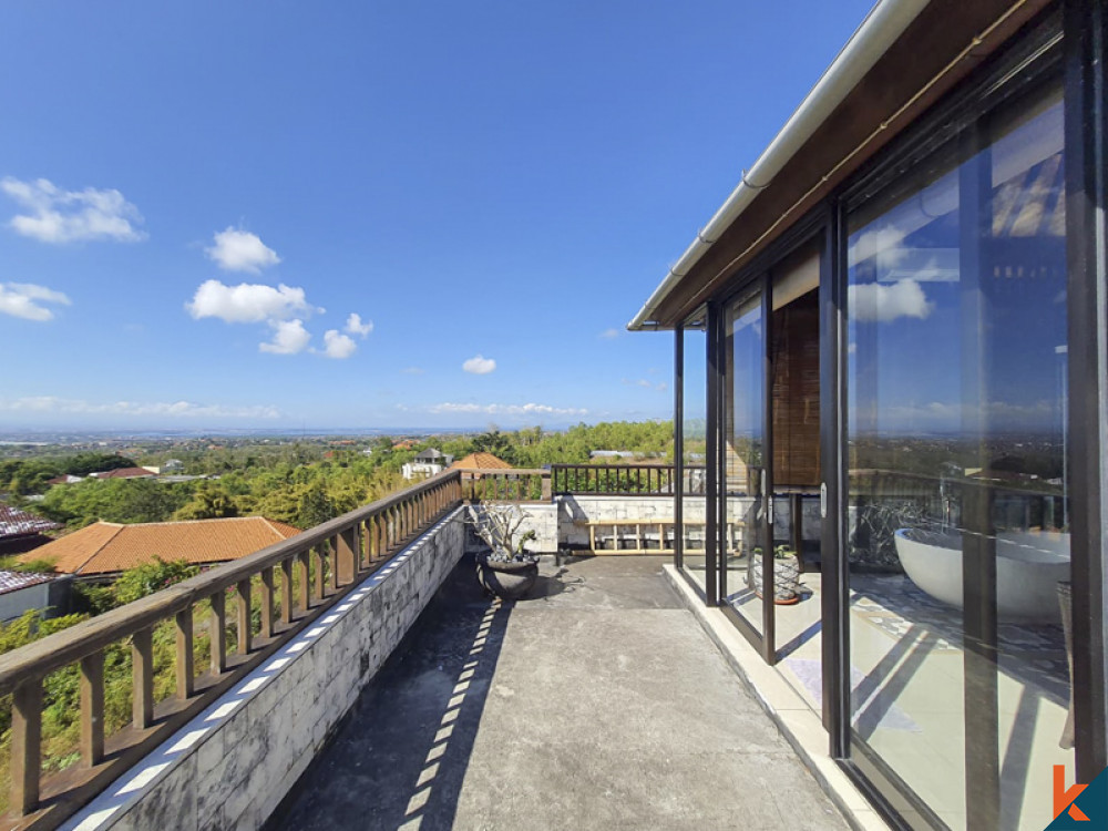 Villa confortable en pleine propriété avec vue sur l'océan à vendre à Balangan