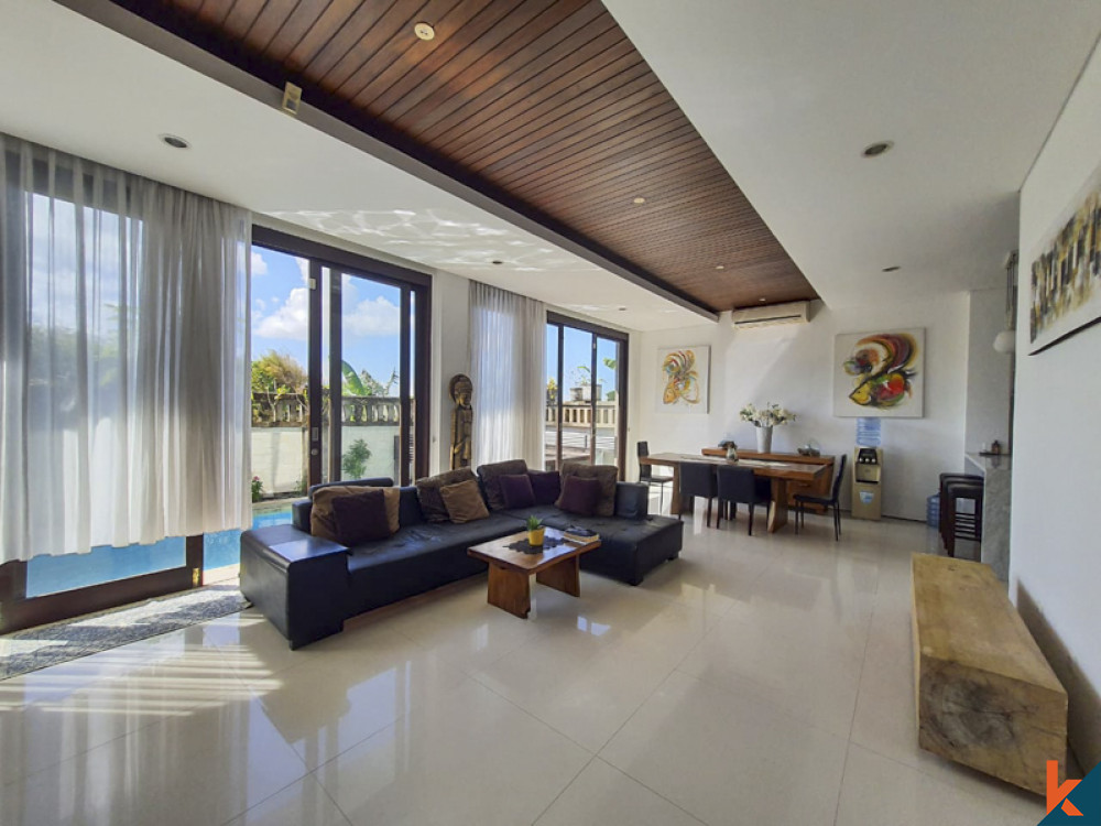 Comfortable Freehold Villa with Ocean View for Sale in Balangan