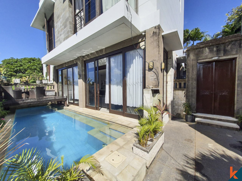 Comfortable Freehold Villa with Ocean View for Sale in Balangan