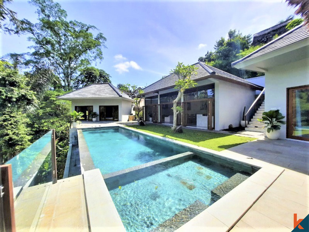 Luxurious Five Bedrooms Freehold Villa for Sale in Canggu