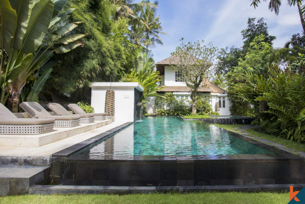 Tropical Three Bedrooms VIlla for Lease in Ubud