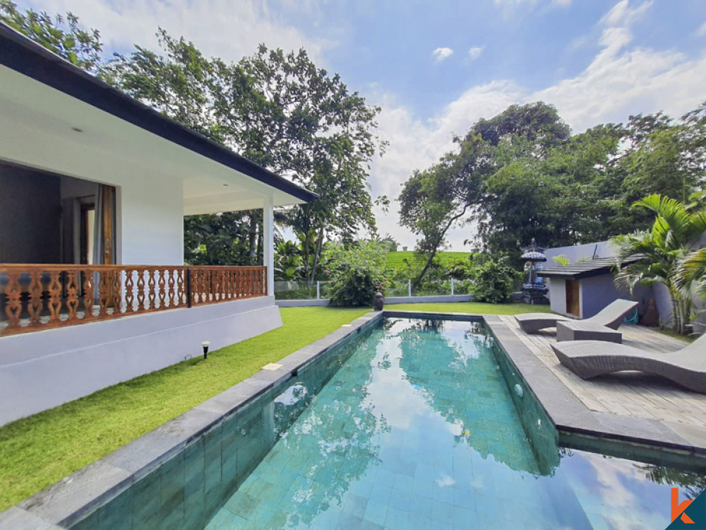 Villa à bail comme neuve de trois chambres avec vue sur les rizières