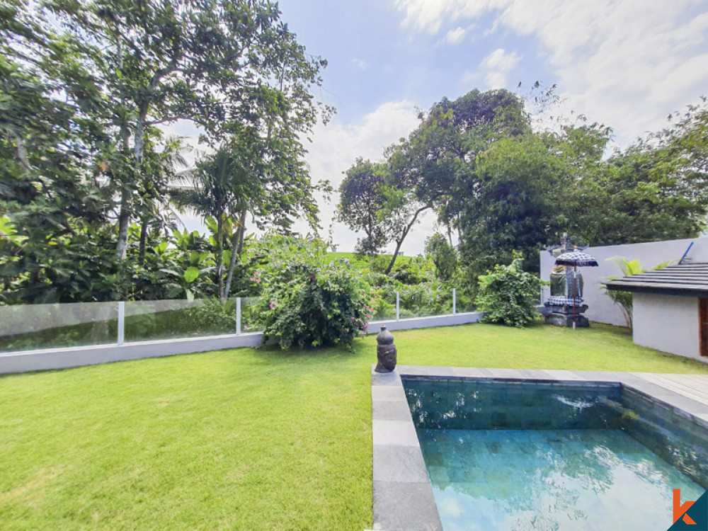 Villa à bail comme neuve de trois chambres avec vue sur les rizières