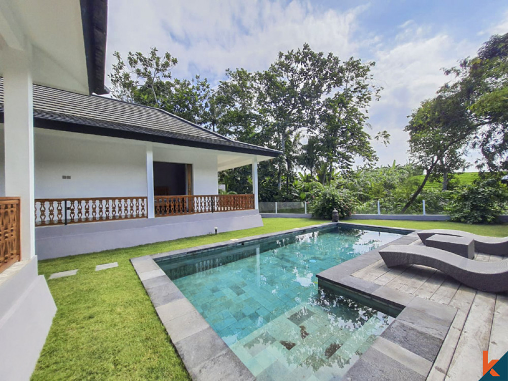 Villa à bail comme neuve de trois chambres avec vue sur les rizières