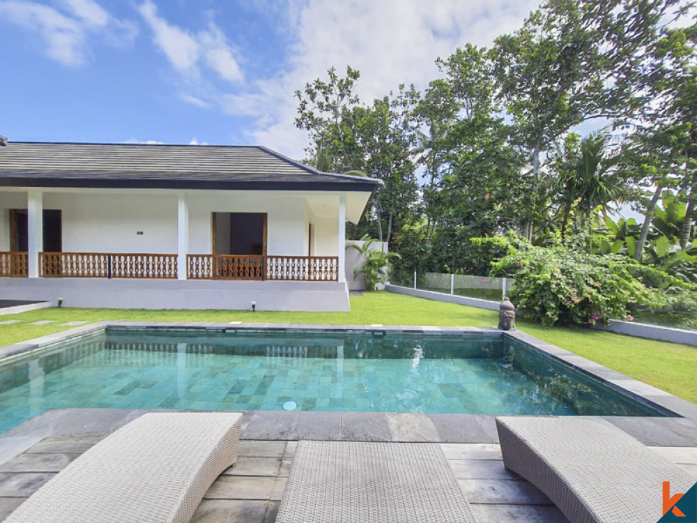 Villa à bail comme neuve de trois chambres avec vue sur les rizières