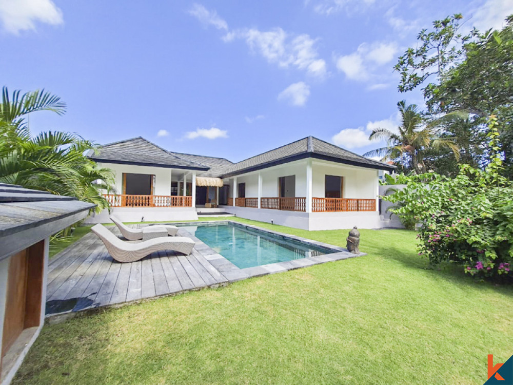 Villa à bail comme neuve de trois chambres avec vue sur les rizières