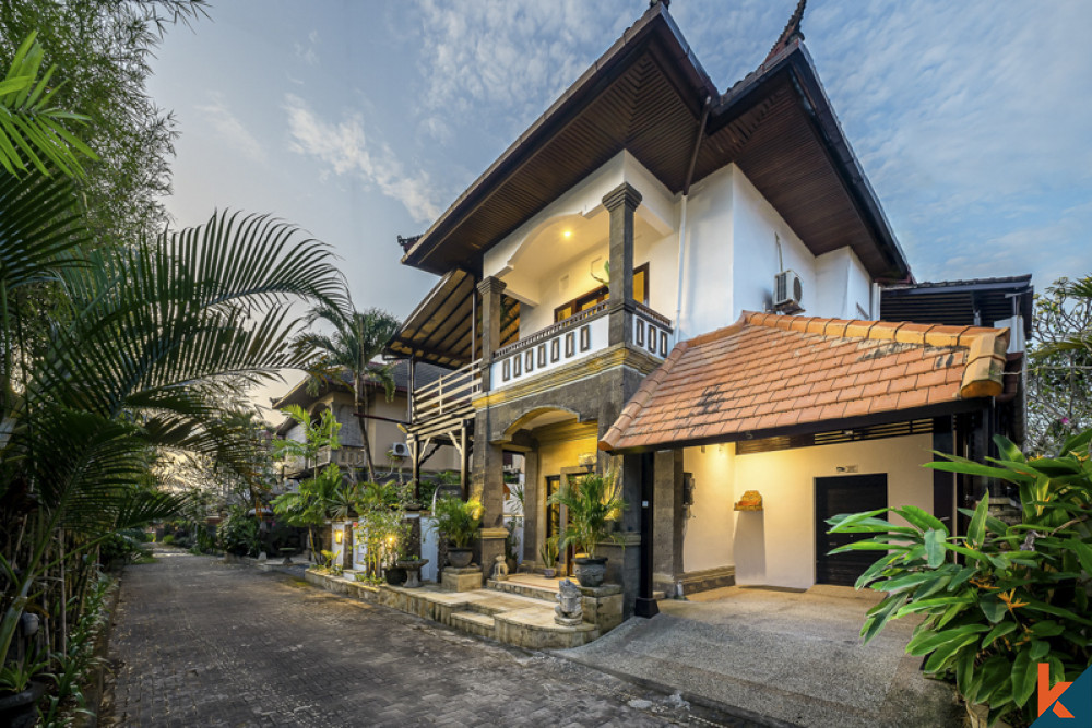 Villa Hak Milik Seperti Baru Dijual di Pererenan yang Modis