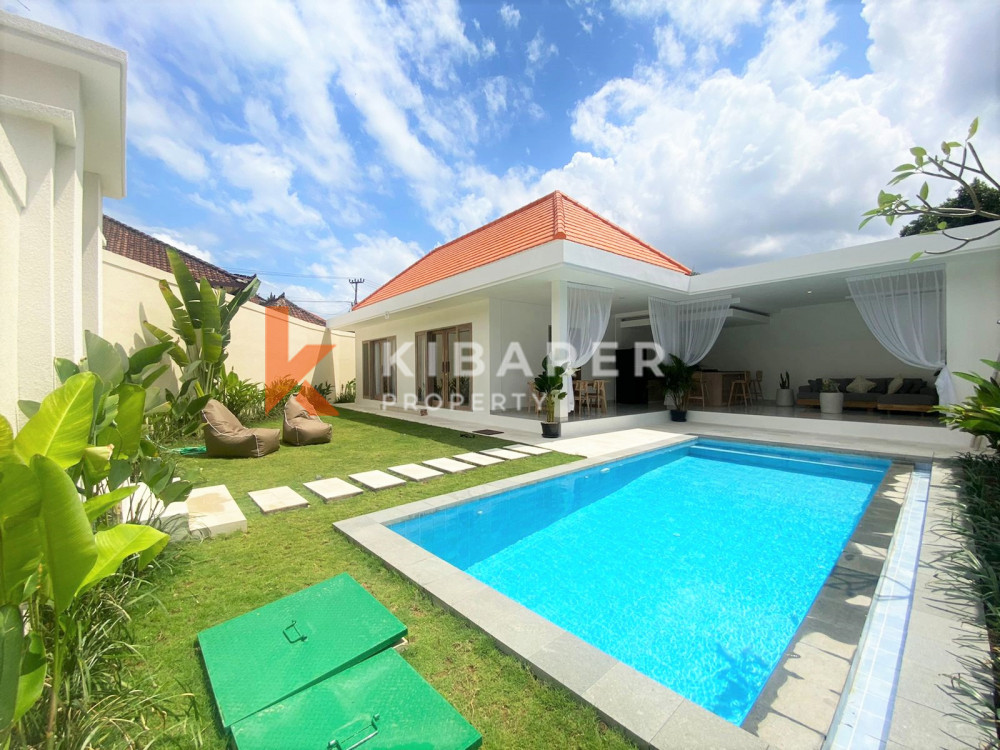 Luxurious Five Bedrooms Freehold Villa for Sale in Canggu