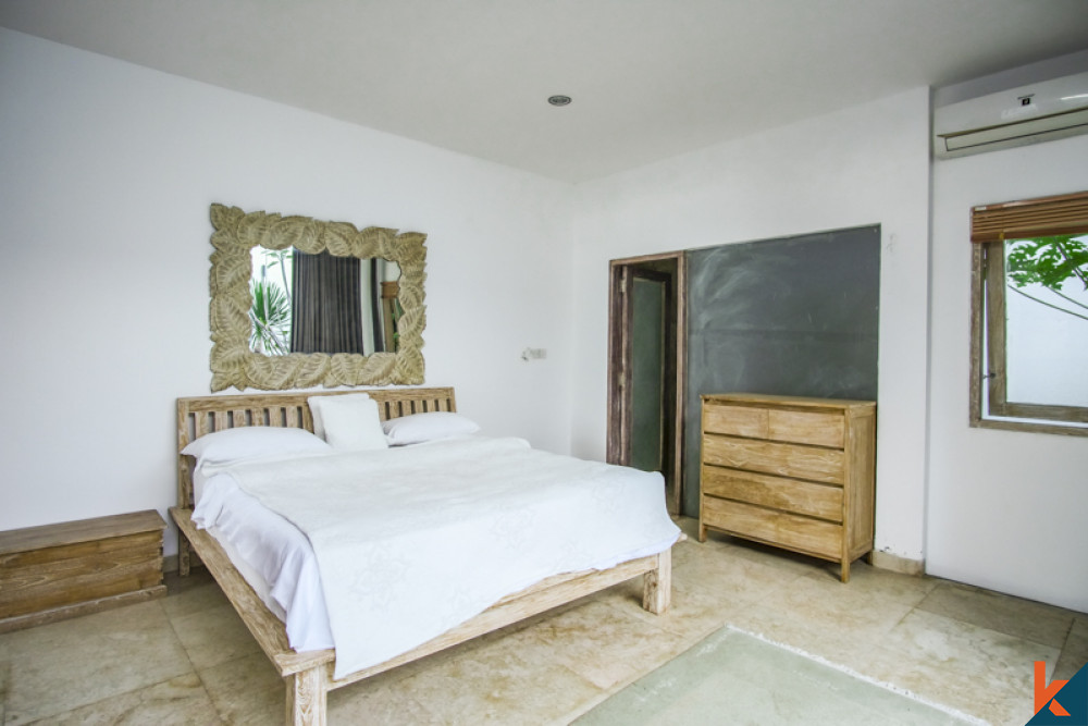 Villa Modern Empat Kamar Tidur yang Menakjubkan untuk Disewakan di Bumbak