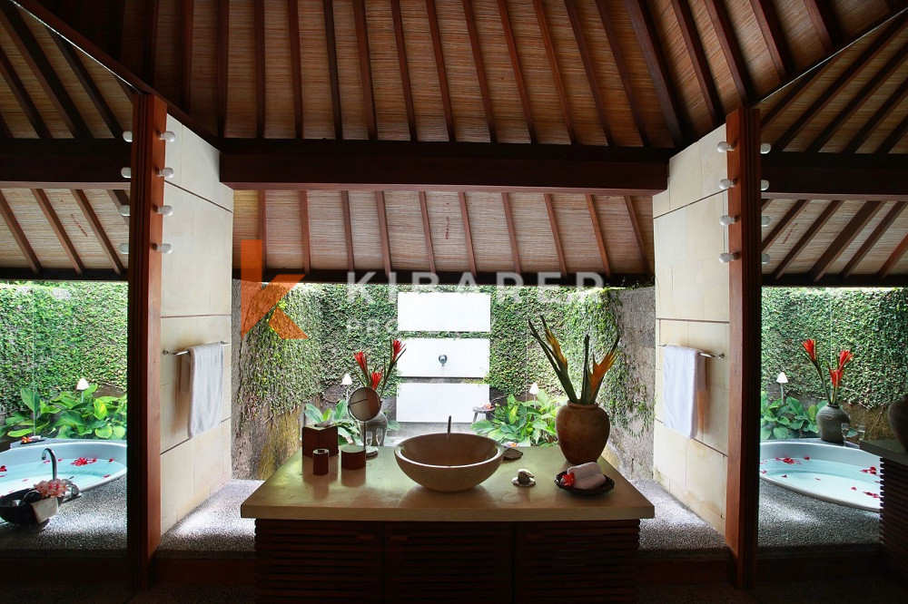 Stunning Two Bedroom Villa with garden in Kerobokan