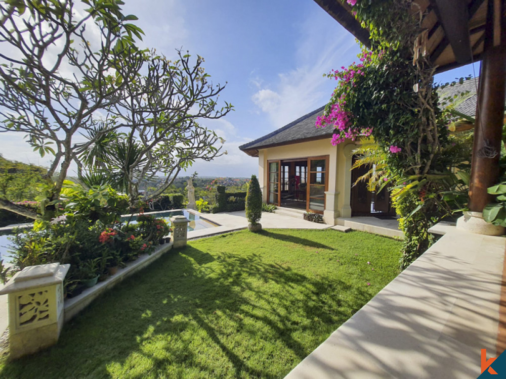 Hilltop Property with 180° Degree Ocean View for Sale in Uluwatu