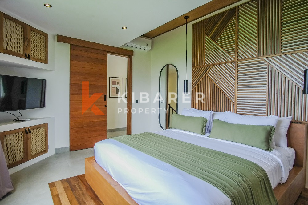 Stunning Three Bedrooms Enclosed Living Villa Walking Distance To Cemagi Beach