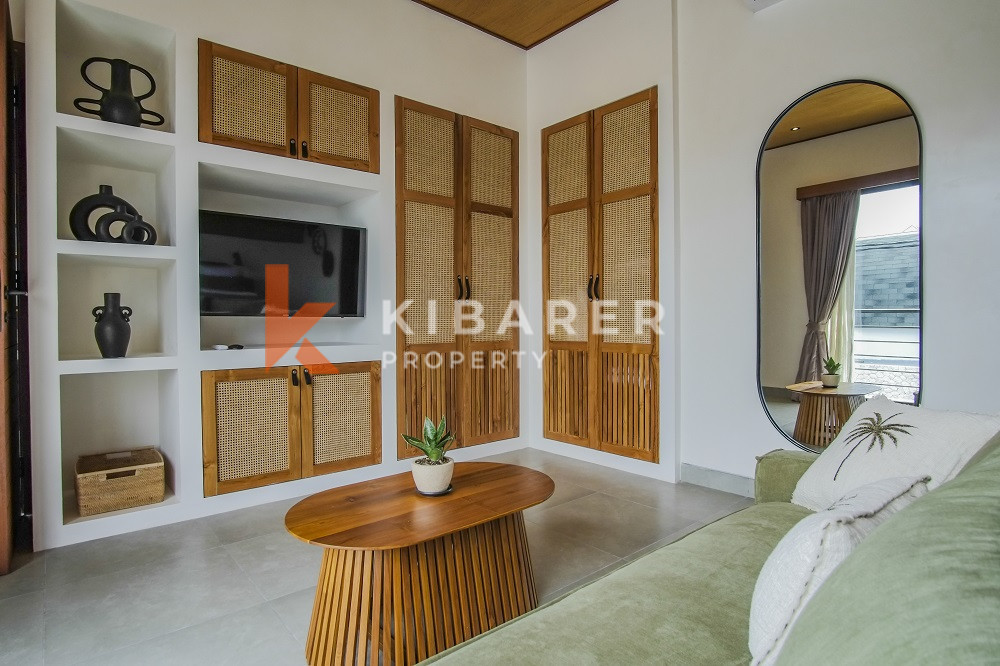 Stunning Three Bedrooms Enclosed Living Villa Walking Distance To Cemagi Beach