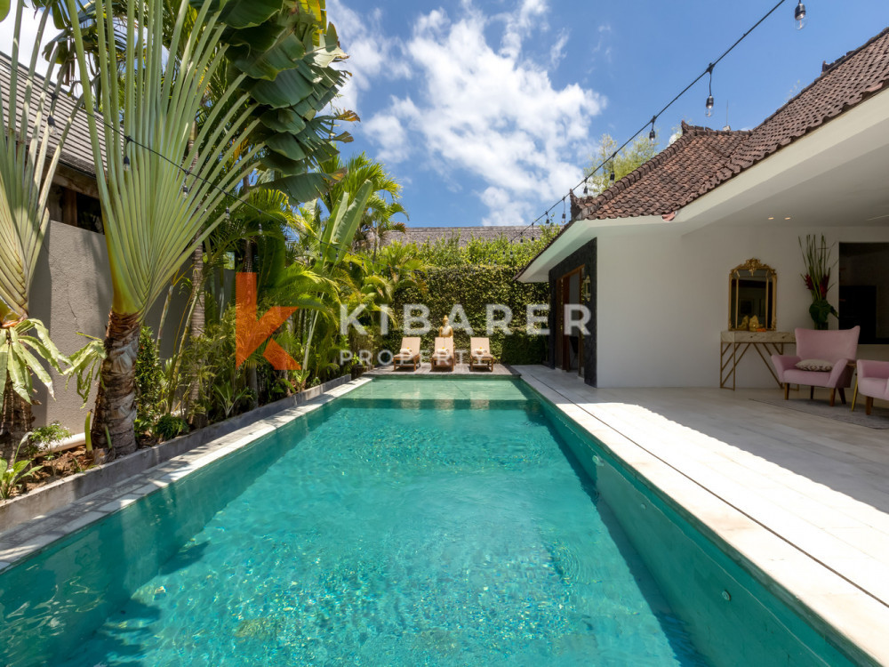 Élégante Villa Ouverte de Quatre Chambres Avec Piscine Située à Umalas