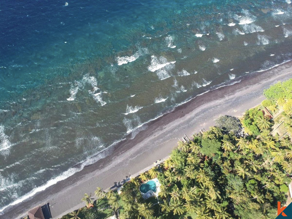 Disewakan Villa Tepi Pantai yang Baru Direnovasi di Buleleng