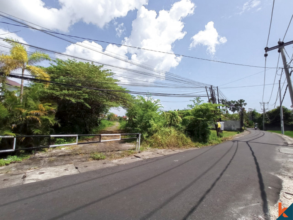 Tanah Hak Milik Langka Menakjubkan di Lokasi Utama Petitenget