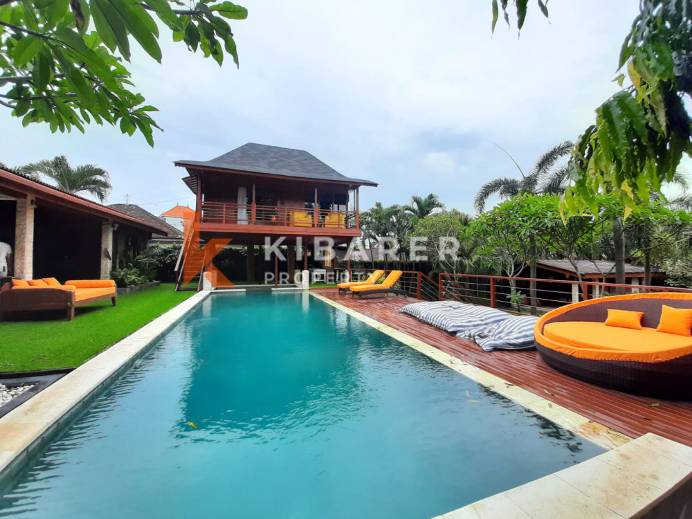 Superbe villa de cinq chambres située dans le quartier paisible de Canggu