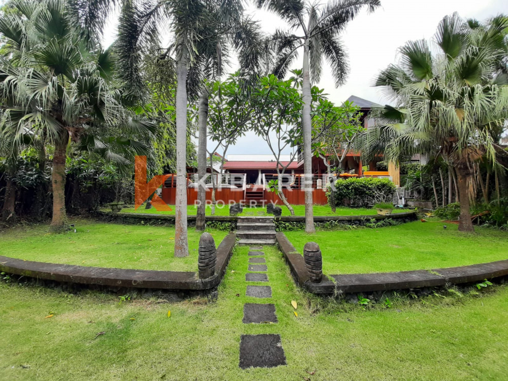 Superbe villa de cinq chambres située dans le quartier paisible de Canggu