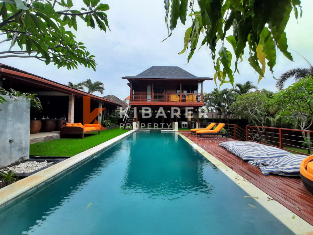 Superbe villa de cinq chambres située dans le quartier paisible de Canggu