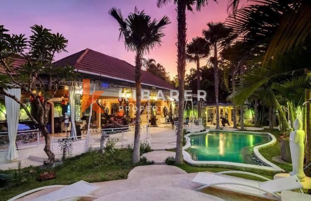 Villa unique de deux chambres située dans le centre de Seminyak