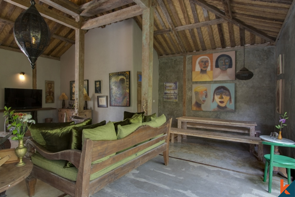 Villa traditionnelle mixte contemporaine de luxe à Kedungu à vendre