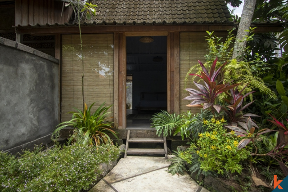 Villa traditionnelle mixte contemporaine de luxe à Kedungu à vendre