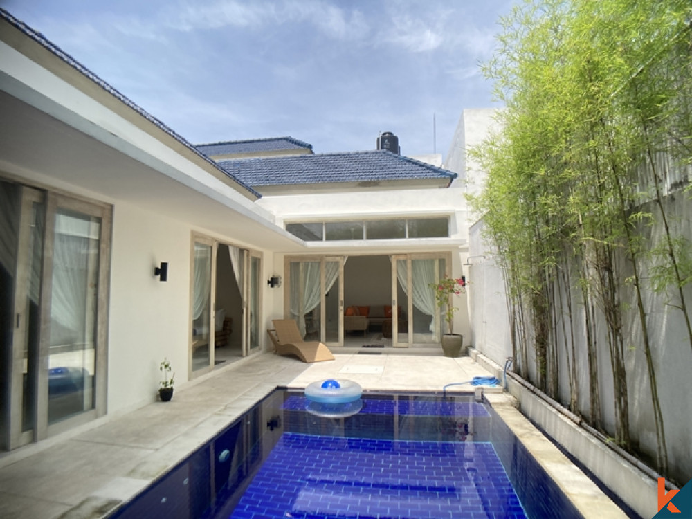 Belle villa neuve de 2 chambres avec vue sur les rizières à Kerobokan à vendre