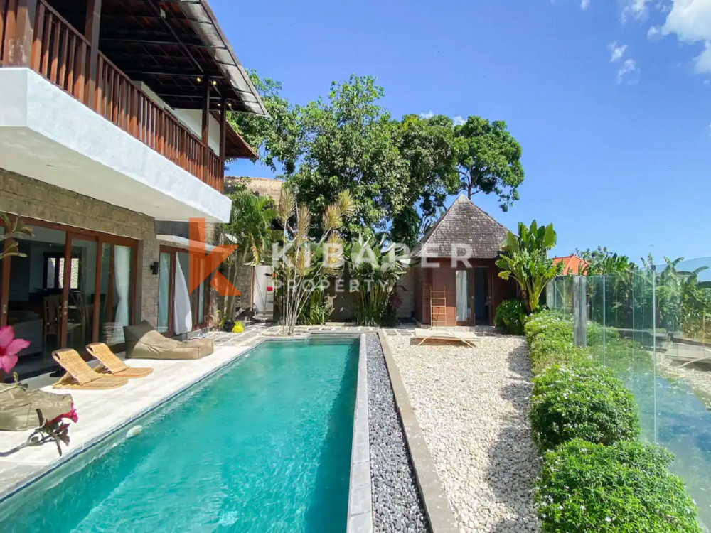 Superbe villa fermée de quatre chambres située à Canggu