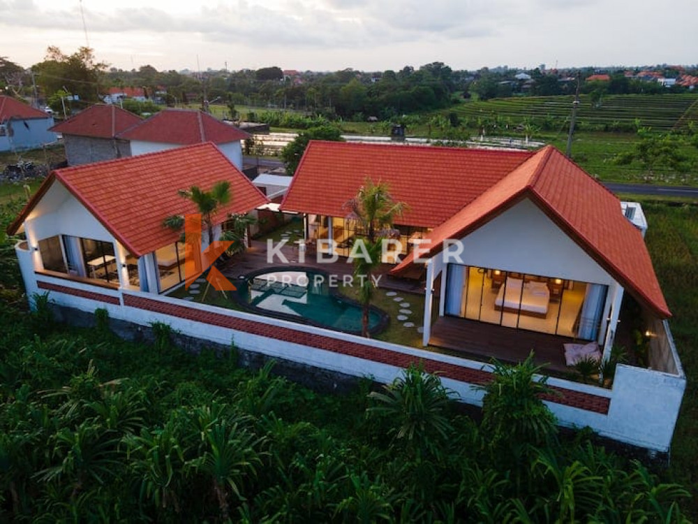 Superbe villa neuve de deux chambres située à Pererenan