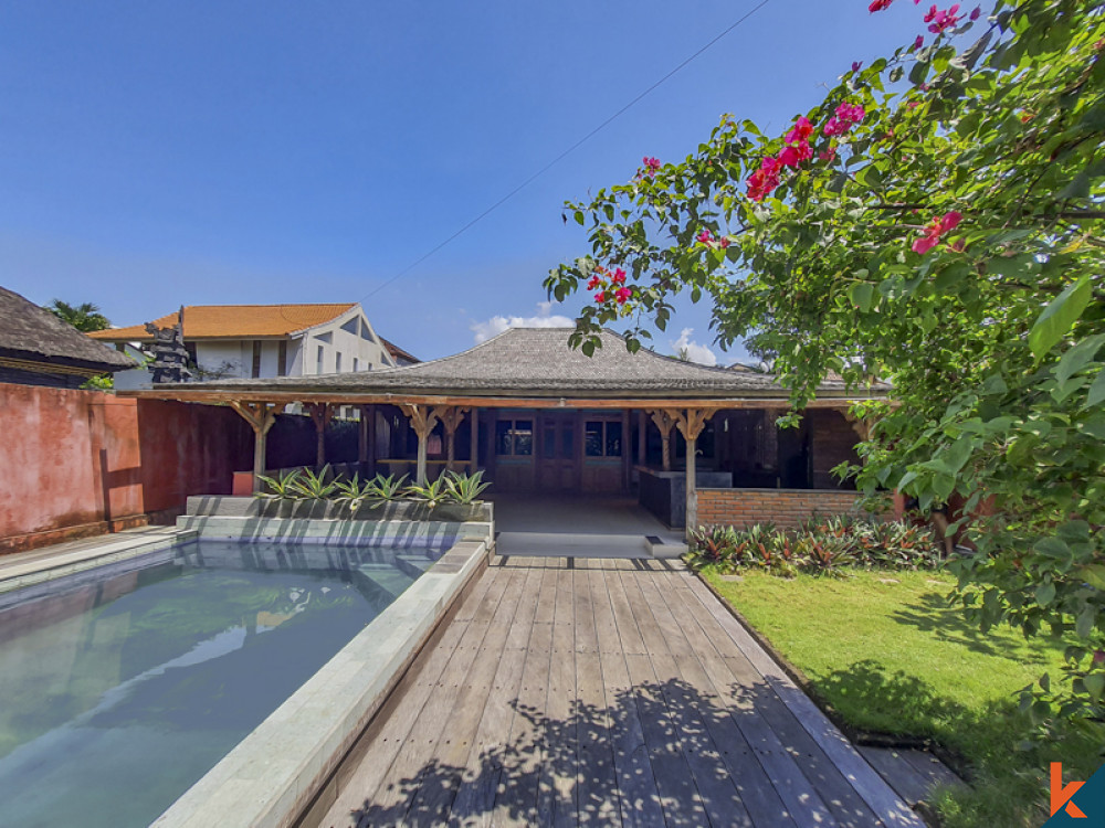 Luxurious Five Bedrooms Freehold Villa for Sale in Canggu