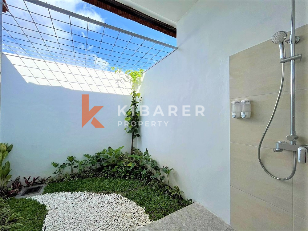 Amazing Brand New Four Bedrooms Enclosed Living Villa With View In Padonan (AVAILABLE 01 APR 2026)