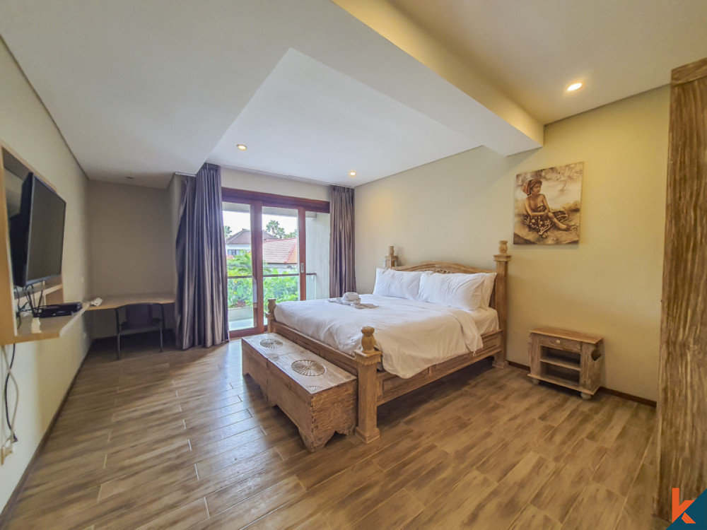 Vila Hak Milik Tiga Kamar Tidur yang Chic Dijual di Berawa