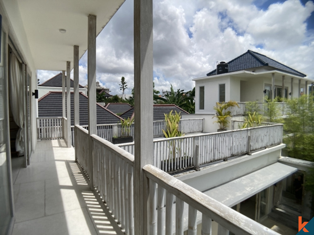 Gorgeous 2 Bedroom in Kerobokan Free View of Lush Ricefield for Sale