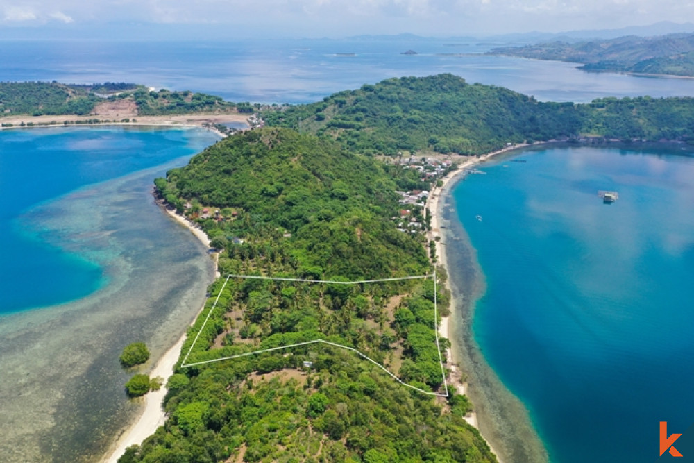 Lahan Pinggir Pantai Langka di Gili Gede