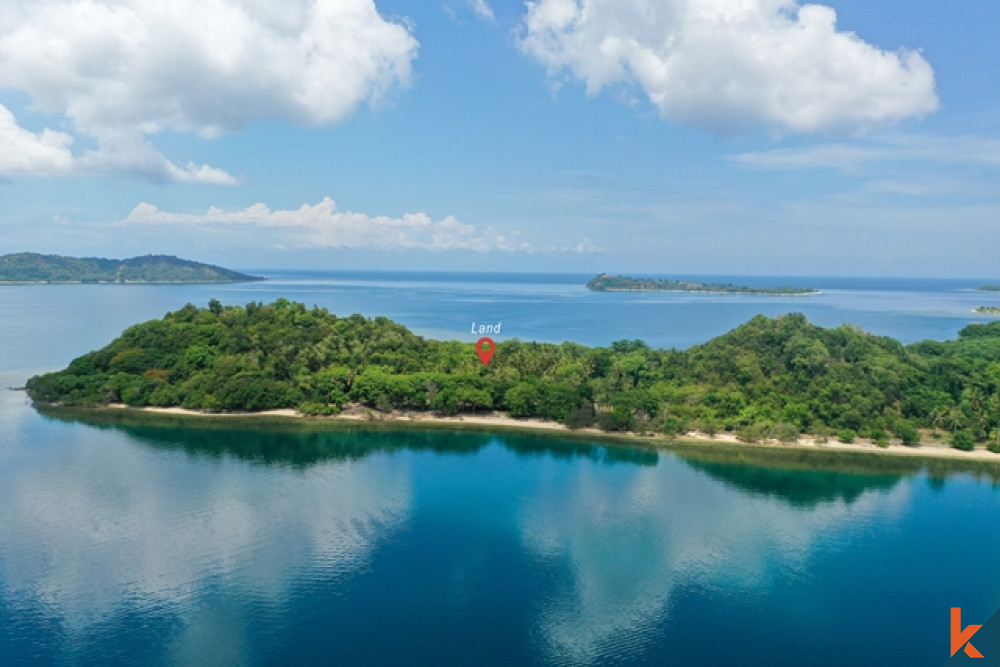 Lahan Pinggir Pantai Langka di Gili Gede