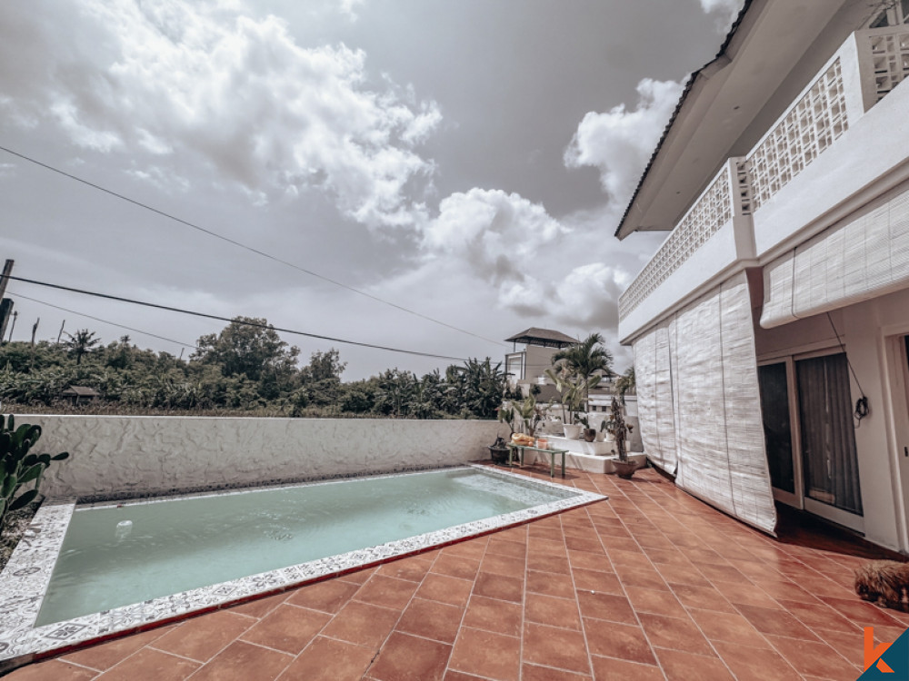 Villa tropicale avec vue sur l'océan à louer à Ketewel