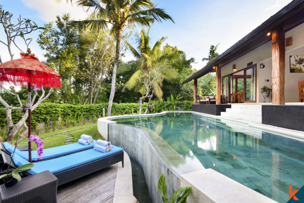 Incroyable villa en pleine propriété au bord de la rivière avec vue sur les rizières à vendre à Pererenan