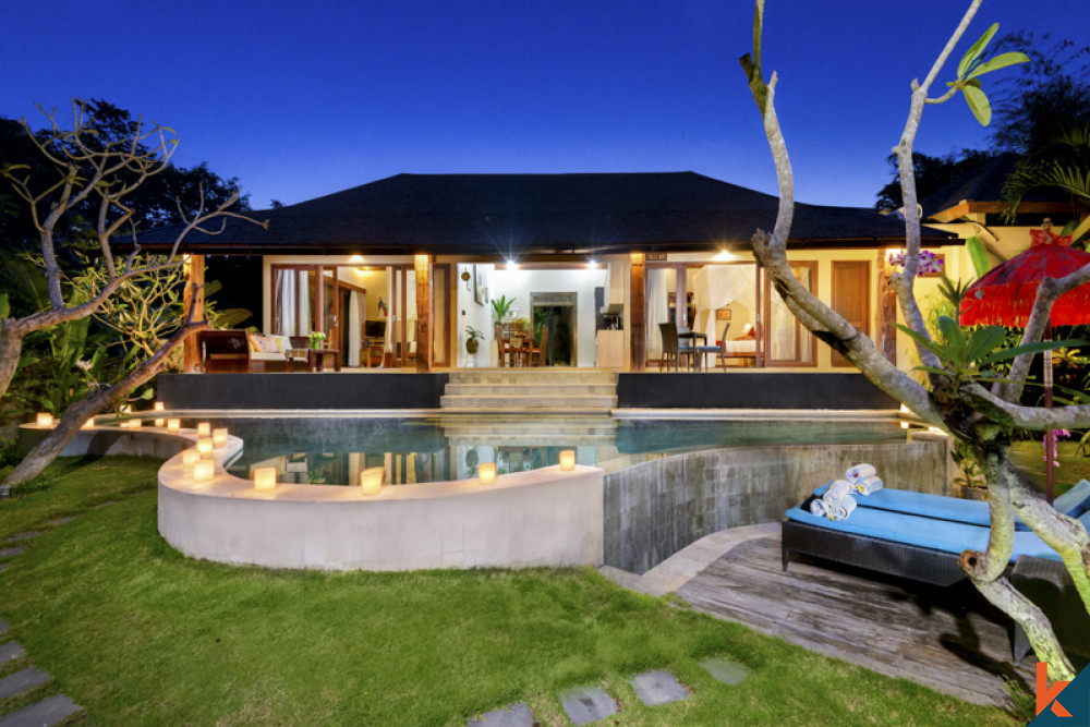 Incroyable villa en pleine propriété au bord de la rivière avec vue sur les rizières à vendre à Pererenan