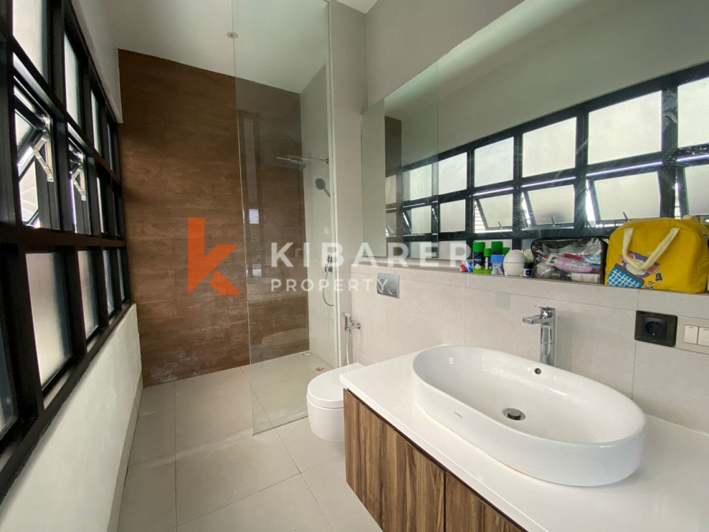 Modern Five Bedroom Enclosed Living Villa Situated in Jimbaran