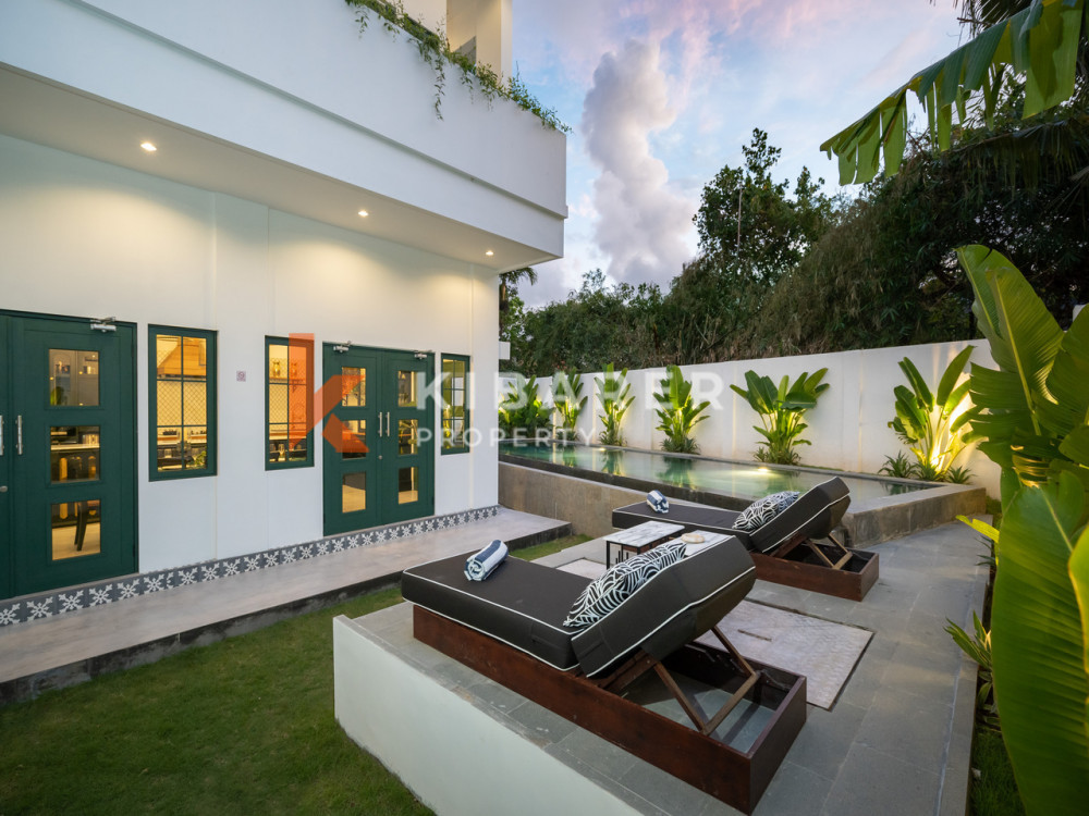 Magnifique villa fermée de quatre chambres avec piscine située à Canggu