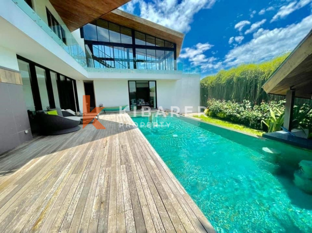 Gorgeous Three Bedroom + Mezzanine Villa with rice field view in Cemagi ( minimum 3 months rental )