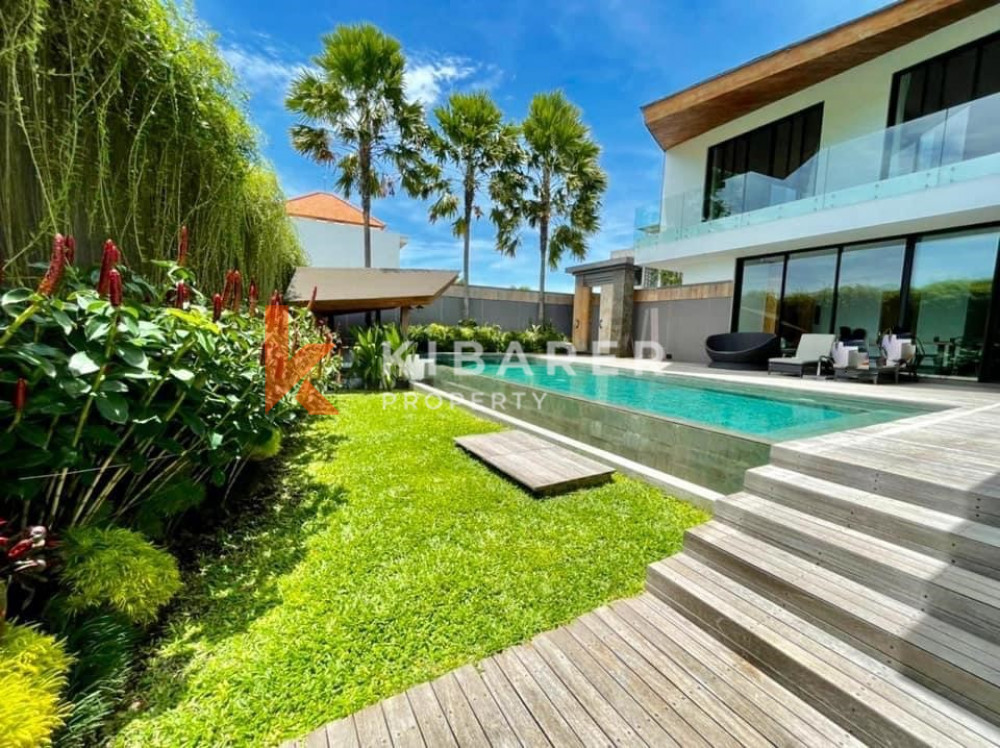 Gorgeous Three Bedroom + Mezzanine Villa with rice field view in Cemagi ( minimum 3 months rental )
