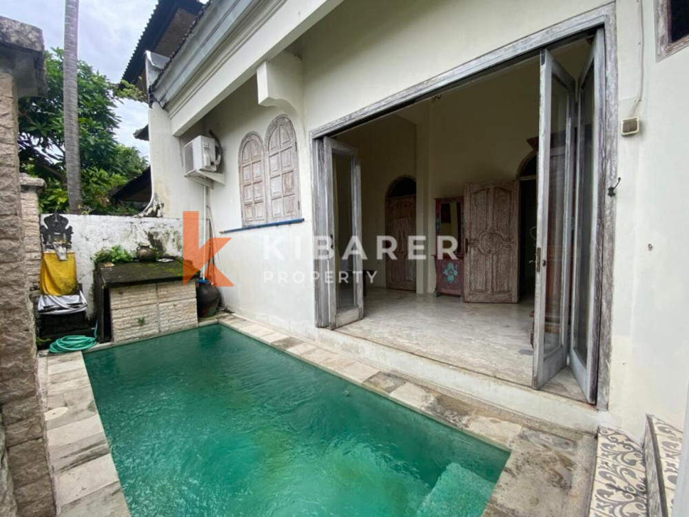 Artistic Two Bedroom Closed Livingroom Villa Situated in Kerobokan