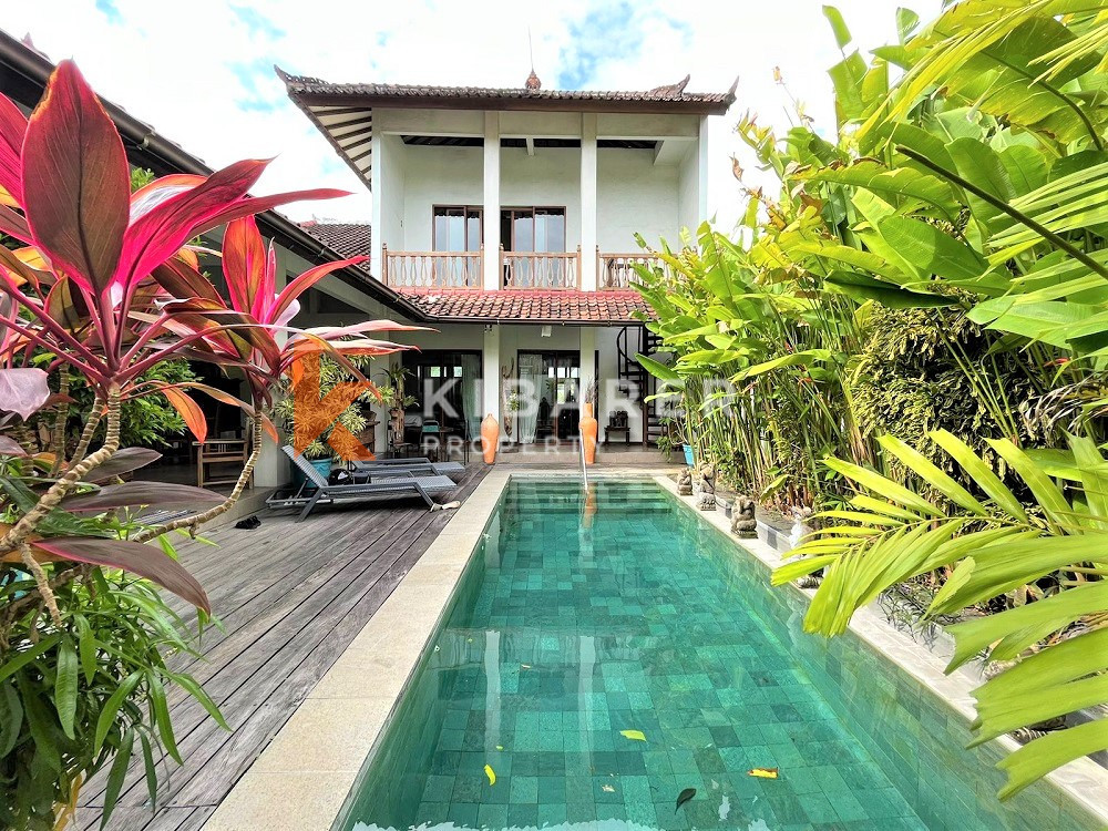 Luxurious Five Bedrooms Freehold Villa for Sale in Canggu
