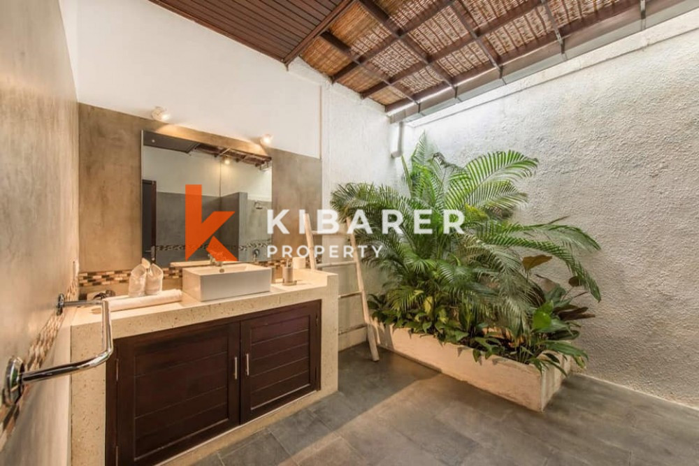Amazing Three Bedroom Open Living Villa Terletak Di Lokasi Utama Seminyak