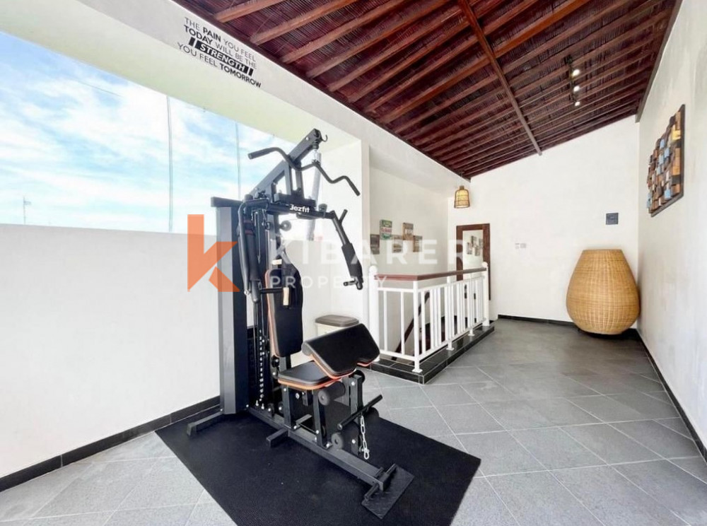 Gorgeous Three Bedroom Villa walking distance to Canggu Beach ( Available 4th April )