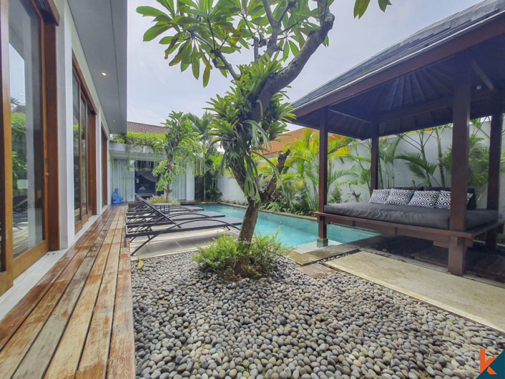 ROI Villa de quatre chambres dans le centre de Seminyak