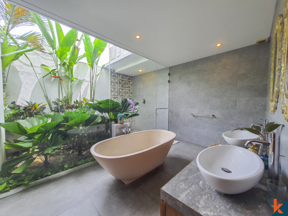 ROI Four Bedrooms Villa in Central Seminyak